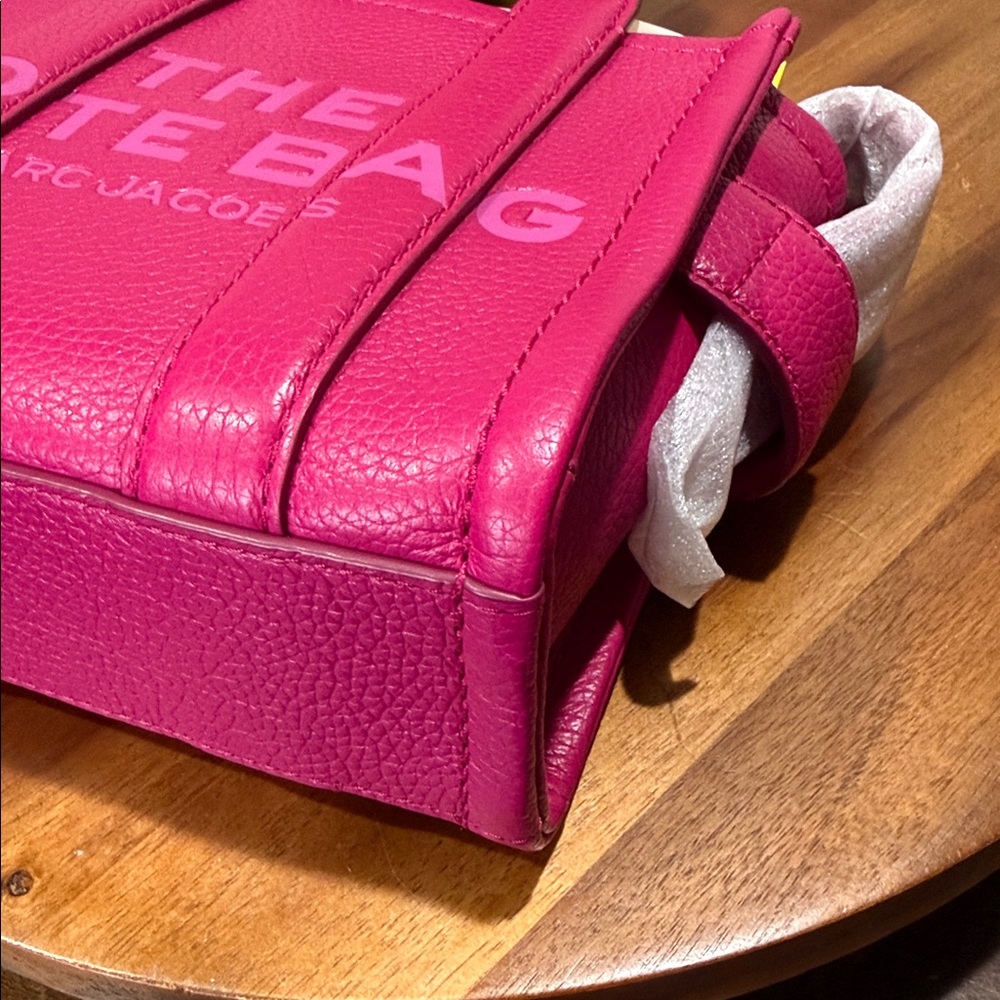 Marc Jacobs The Leather Crossbody Mini Tote Bag In Lipstick Pink BNWT - Picture 9 of 13